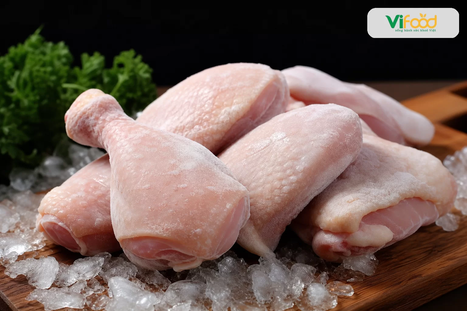 Vì sao thịt gà đông lạnh nhập khẩu thường rẻ hơn thịt gà trong nước? - hình minh họa 1